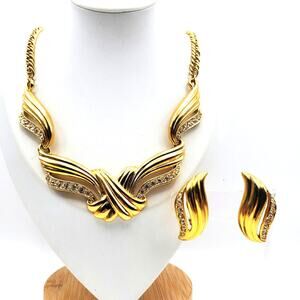 Avon Gold Tone Crystal Necklace & Clip Earrings Large Undeniable Statement 1990s